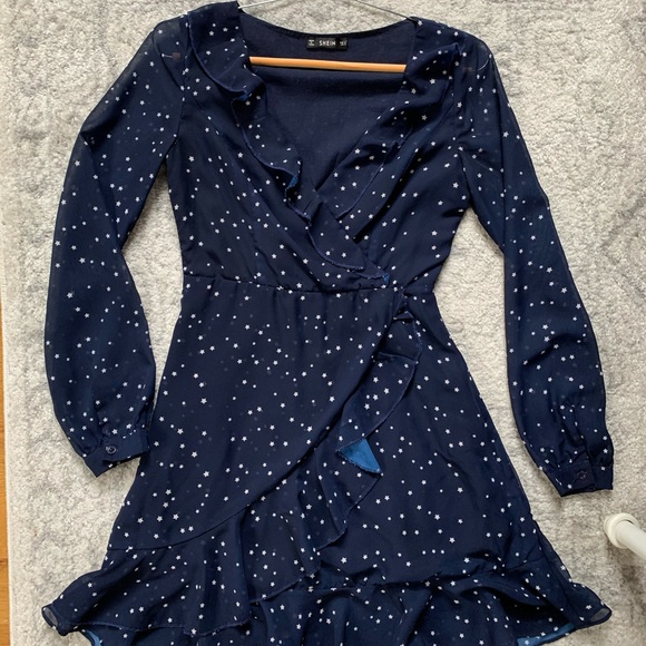 Star Print Dress Wrap Dress - Picture 5 of 5